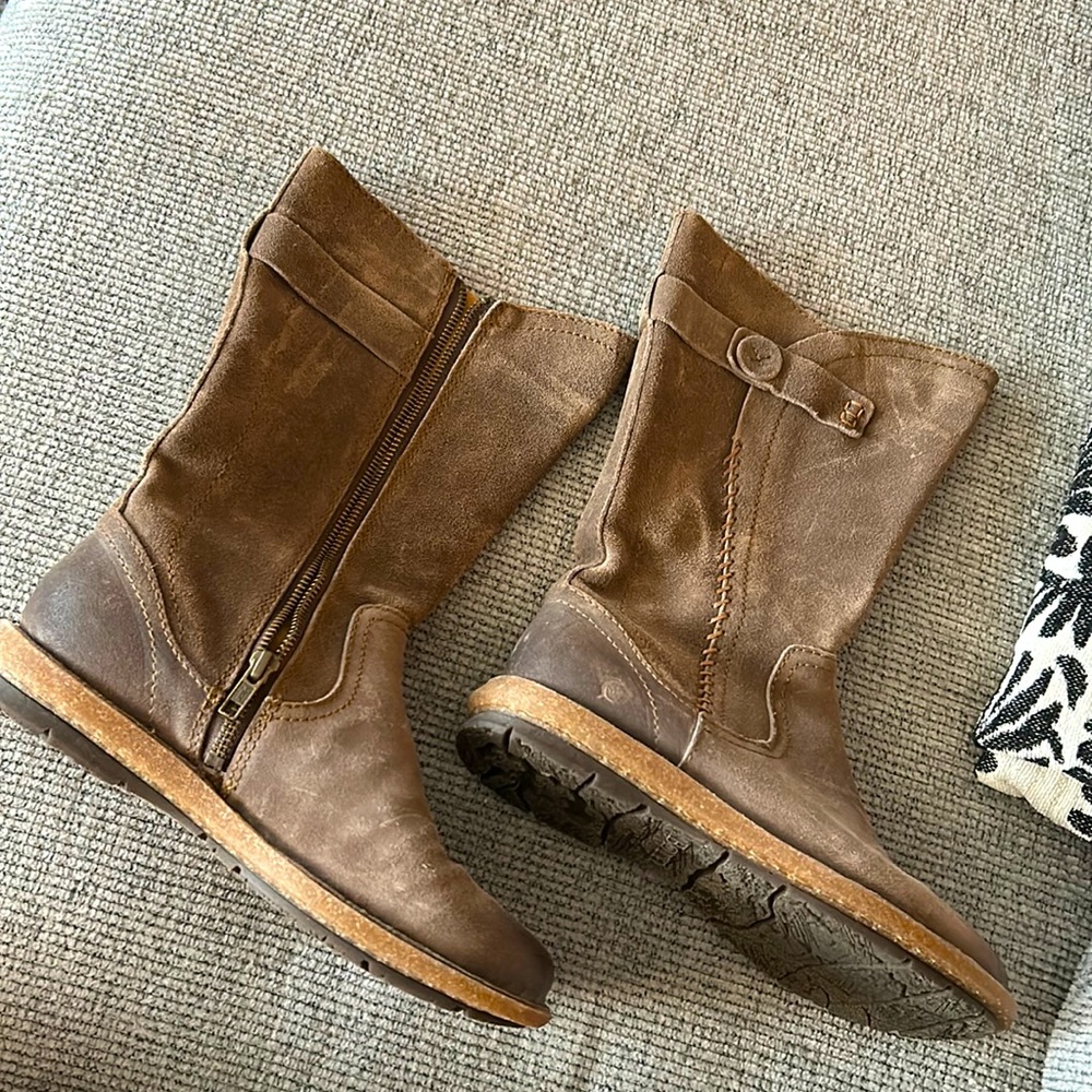 Born boots size 8